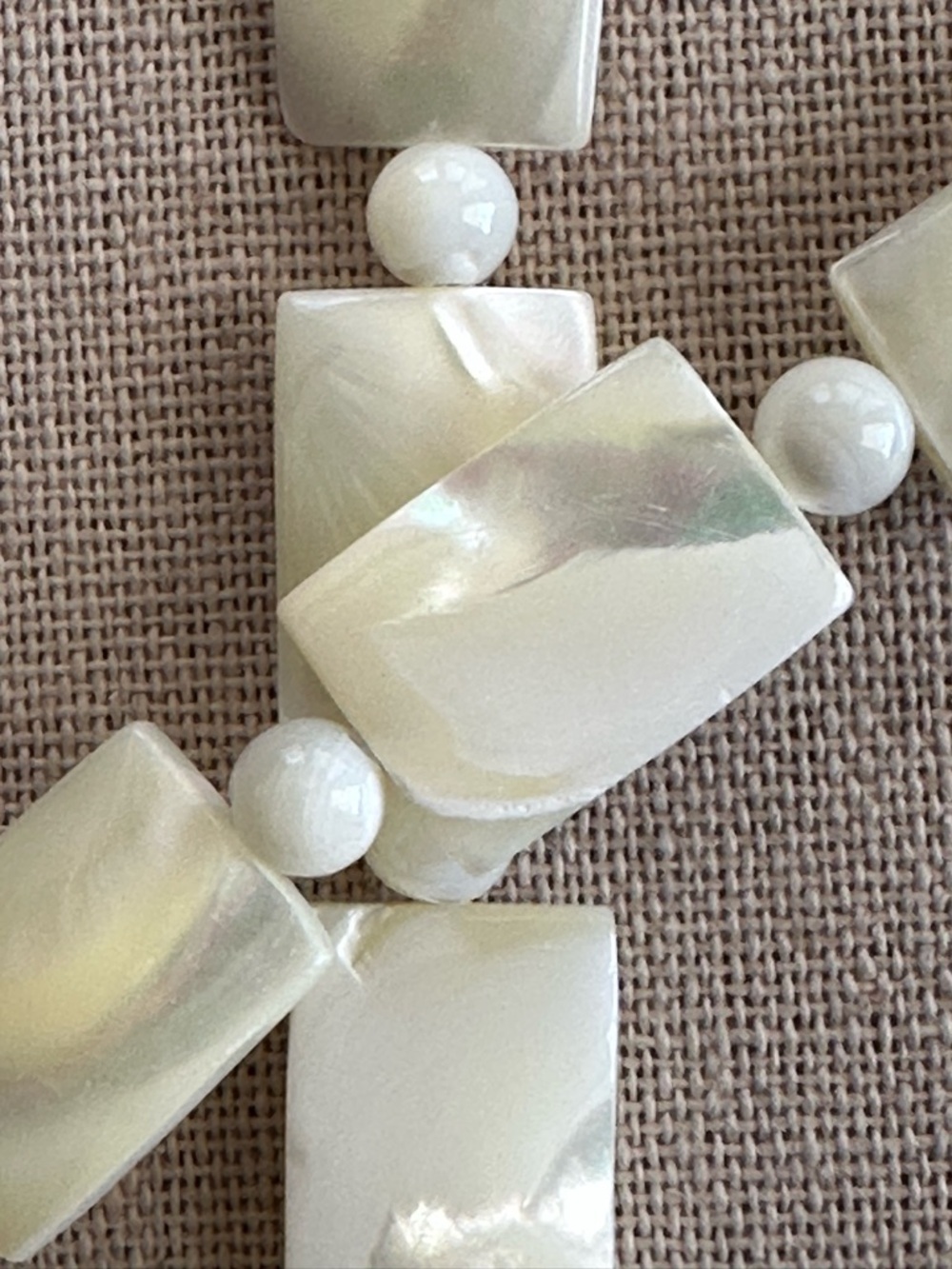 24-1/2 inch Mother of Pearl necklace NWOT - Picture 10 of 12